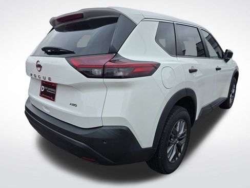 Used 2021 Nissan Rogue S image 4