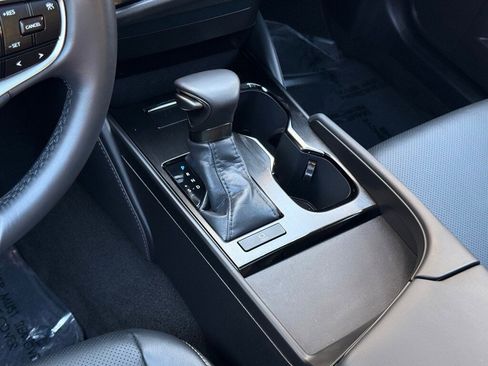 Certified 2025 Lexus ES 350 w/ Accessory Package (Z1) image 21