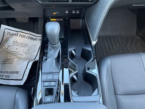 Used 2025 Toyota Camry XLE image 71