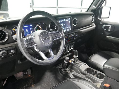Used 2023 Jeep Wrangler Sahara w/ Cold Weather Group image 9