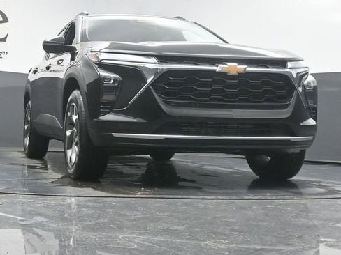 New 2026 Chevrolet Trax LT image 3