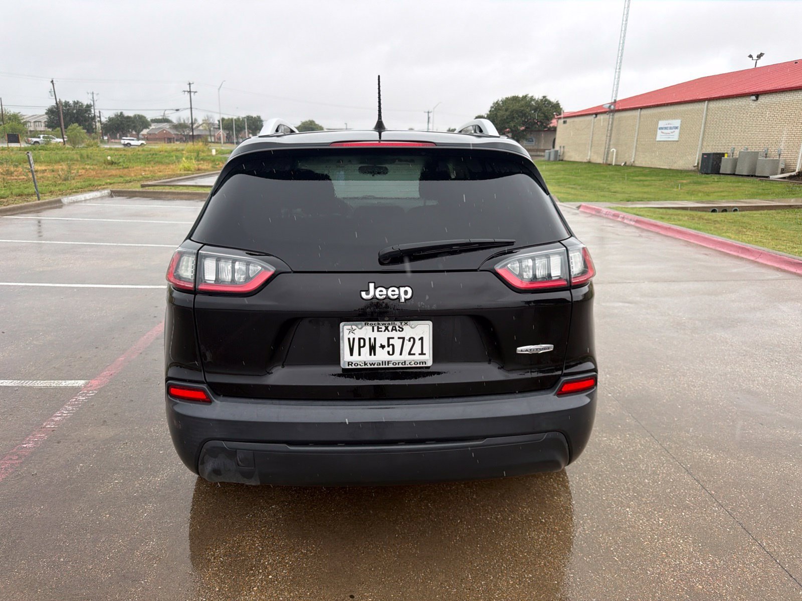 Used 2020 Jeep Cherokee Latitude FWD image 11
