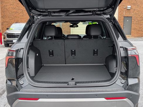 New 2026 Chevrolet Equinox LT w/ Convenience Package II image 9