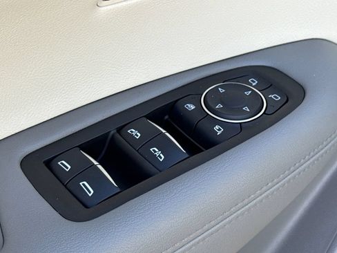 Used 2024 Cadillac XT6 Premium Luxury w/ Technology Package FWD image 22
