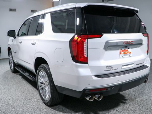 Used 2023 GMC Yukon Denali RWD image 9
