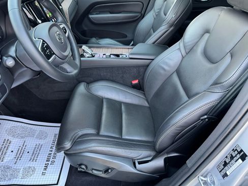 Used 2023 Volvo XC60 B5 Ultimate w/ Climate Package image 11