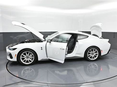 Used 2025 Ford Mustang GT Premium RWD image 45