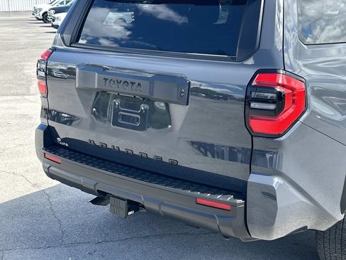Used 2025 Toyota 4Runner SR5 AWD/4WD image 14