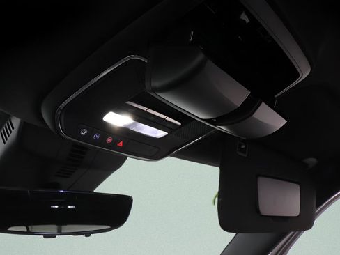 Used 2025 Buick Enclave Avenir w/ Super Cruise Package image 17