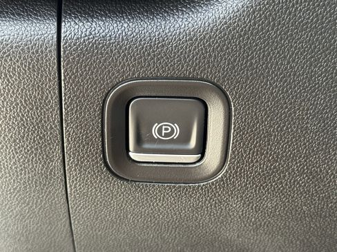 Used 2023 GMC Sierra 3500 Denali w/ Denali Black Diamond Edition image 27