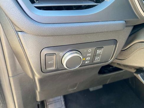 Used 2022 Ford Escape SE w/ SE Sport Appearance Package FWD image 16