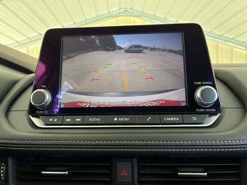 Used 2021 Nissan Rogue S FWD image 20