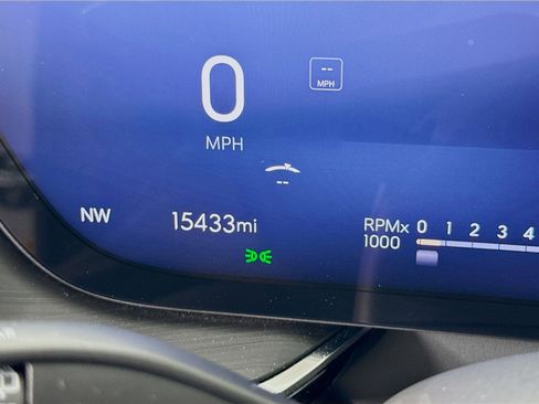 Used 2025 Buick Envision Preferred AWD/4WD image 13