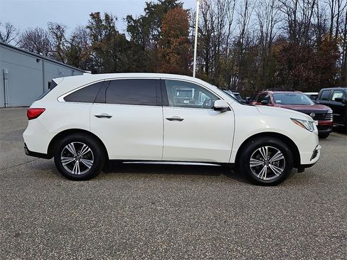 Used 2017 Acura MDX SH-AWD image 9