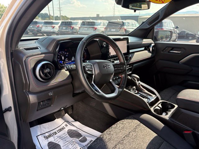 Used 2024 Chevrolet Colorado Z71 w/ LPO, Dark Essentials Package AWD/4WD image 3
