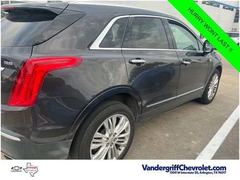 Used 2018 Cadillac XT5 Premium Luxury FWD image 4