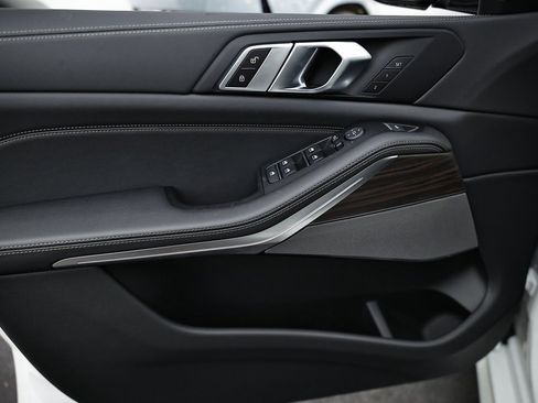 New 2026 BMW X5 xDrive40i w/ M Sport Package image 15