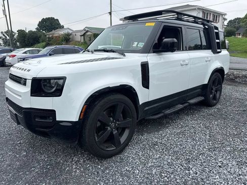 Used 2025 Land Rover Defender 130 X-Dynamic SE AWD/4WD image 1
