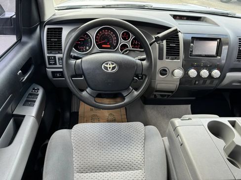 Used 2010 Toyota Tundra 4x4 CrewMax w/ Tow Pkg image 18