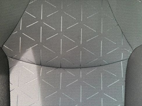 Used 2020 Toyota RAV4 XLE w/ Carpet Mat Package AWD/4WD image 32
