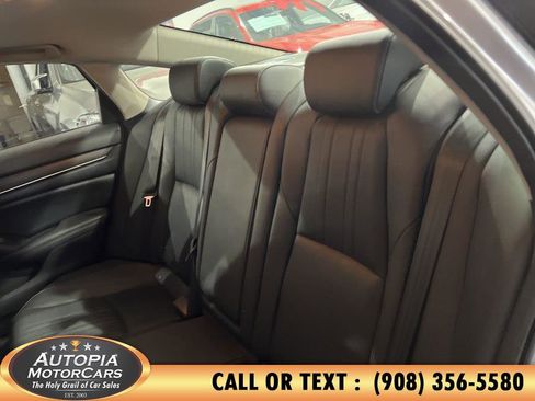 Used 2020 Honda Accord Touring image 18