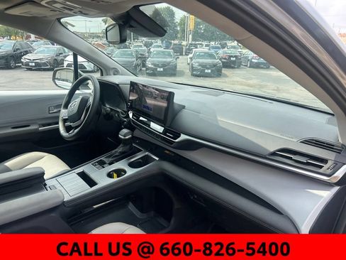 Certified 2026 Toyota Sienna XLE AWD/4WD image 7
