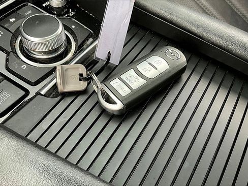 Used 2018 MAZDA MAZDA6 Touring image 10