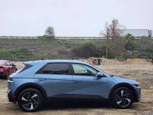 New 2026 Hyundai Ioniq 5 SEL image 8