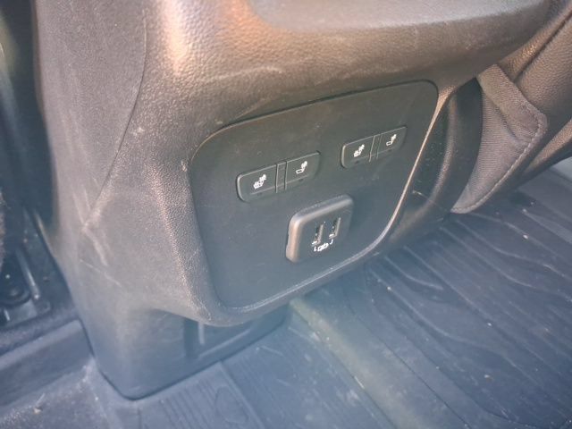 Used 2020 GMC Terrain Denali w/ Denali Premium Package AWD/4WD image 11