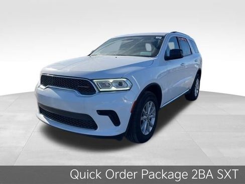 Used 2024 Dodge Durango SXT image 3