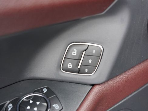 Certified 2024 Ford Expedition Limited image 27