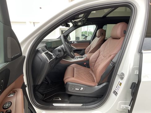 New 2026 BMW X5 xDrive40i w/ Premium Package AWD/4WD image 10