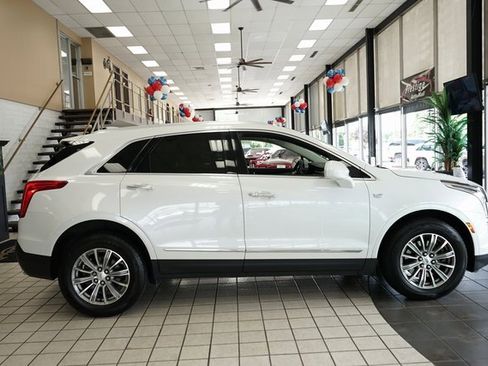 Used 2017 Cadillac XT5 Luxury w/ Driver Awareness Package image 17