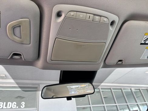 Used 2020 Nissan Rogue S FWD image 35
