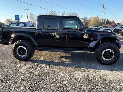 Used 2024 Jeep Gladiator Rubicon AWD/4WD image 4