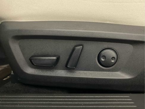 Used 2023 Nissan Rogue SV image 13