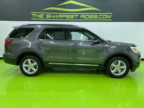 Used 2018 Ford Explorer XLT w/ Equipment Group 201A FWD image 11