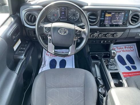 Used 2019 Toyota Tacoma TRD Off-Road AWD/4WD image 7