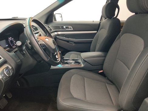 Used 2017 Ford Explorer XLT FWD image 17