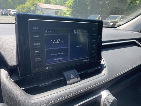Used 2021 Toyota RAV4 XLE FWD image 25