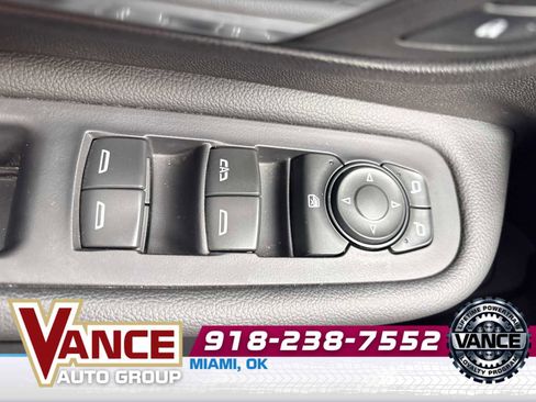 Used 2024 GMC Terrain SLT w/ Elevation Edition FWD image 31