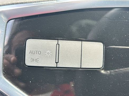Used 2019 Audi Q3 2.0T Premium w/ Convenience Package AWD/4WD image 33