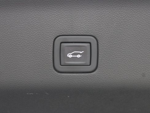 Used 2024 Chevrolet Suburban Premier AWD/4WD image 52