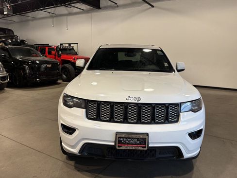 Used 2017 Jeep Grand Cherokee Altitude AWD/4WD image 6