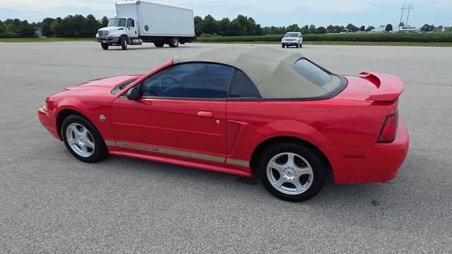 Used 2004 Ford Mustang Convertible RWD image 7