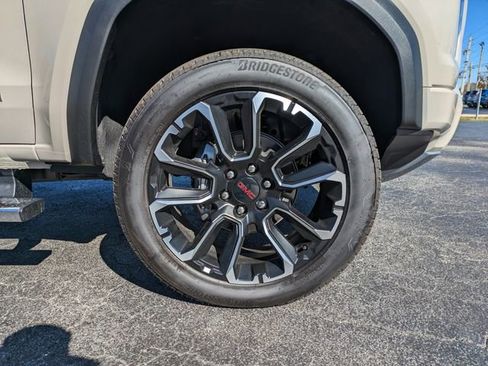 New 2026 GMC Canyon Denali image 11