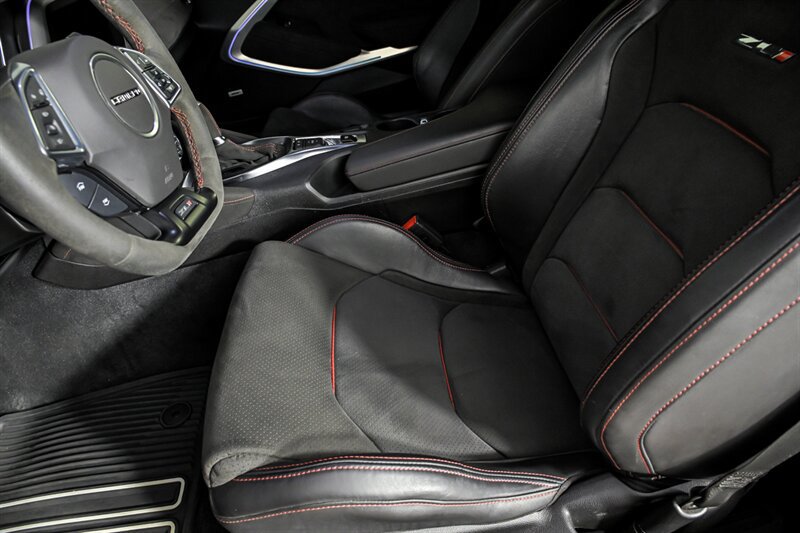 Used 2022 Chevrolet Camaro ZL1 RWD image 17