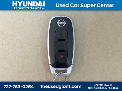 Used 2025 Nissan Kicks SR FWD image 34