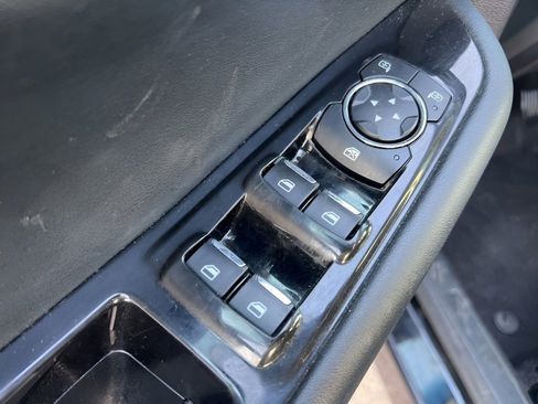 Used 2020 Ford Edge SEL image 21