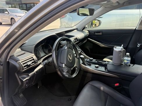 Used 2017 Lexus IS 300 AWD w/ Premium Package image 2
